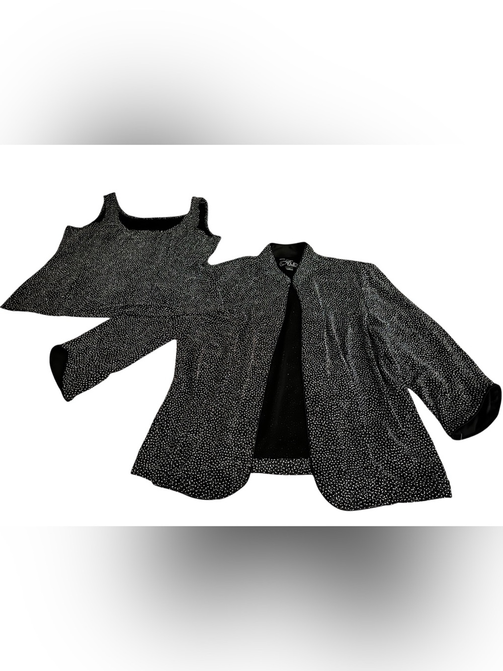 Alex Evenings Black blazer and top with white and hint of sparkle. Size LP.